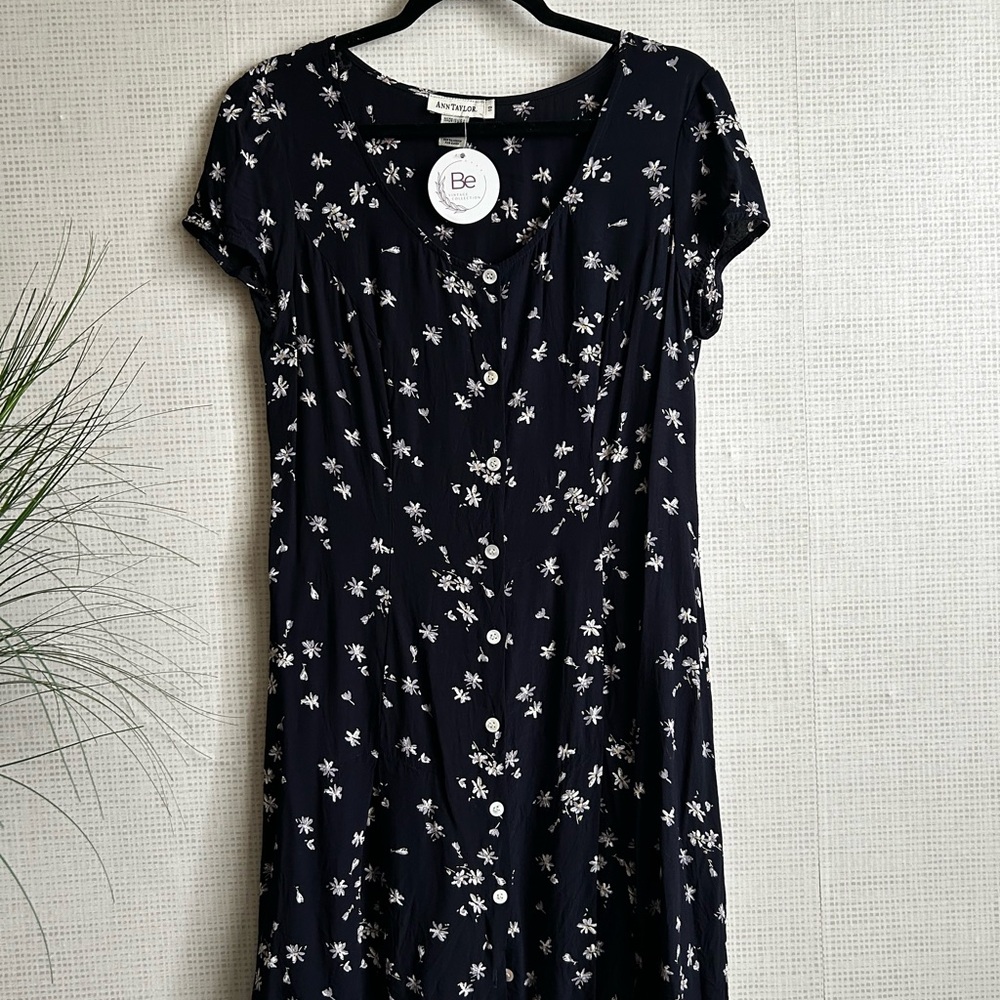 Vintage Ann Taylor Women's Black Floral Dress